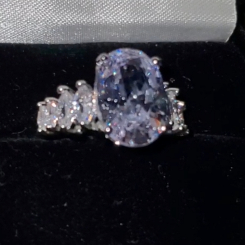 Ring - Picture 4 of 11